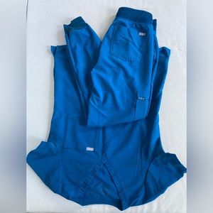 Limited edition Figs set: Catalina top & Zamora joggers